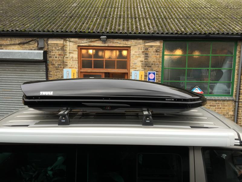 THULE Dynamic 900 Roof Box Volume 430 Litres Colour DEEP GLOSS BLACK Collection Only